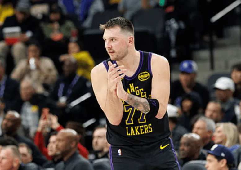 足球赔率-湖人官方：东詹均可出战今日比赛，仅里夫斯蒂耶罗缺阵