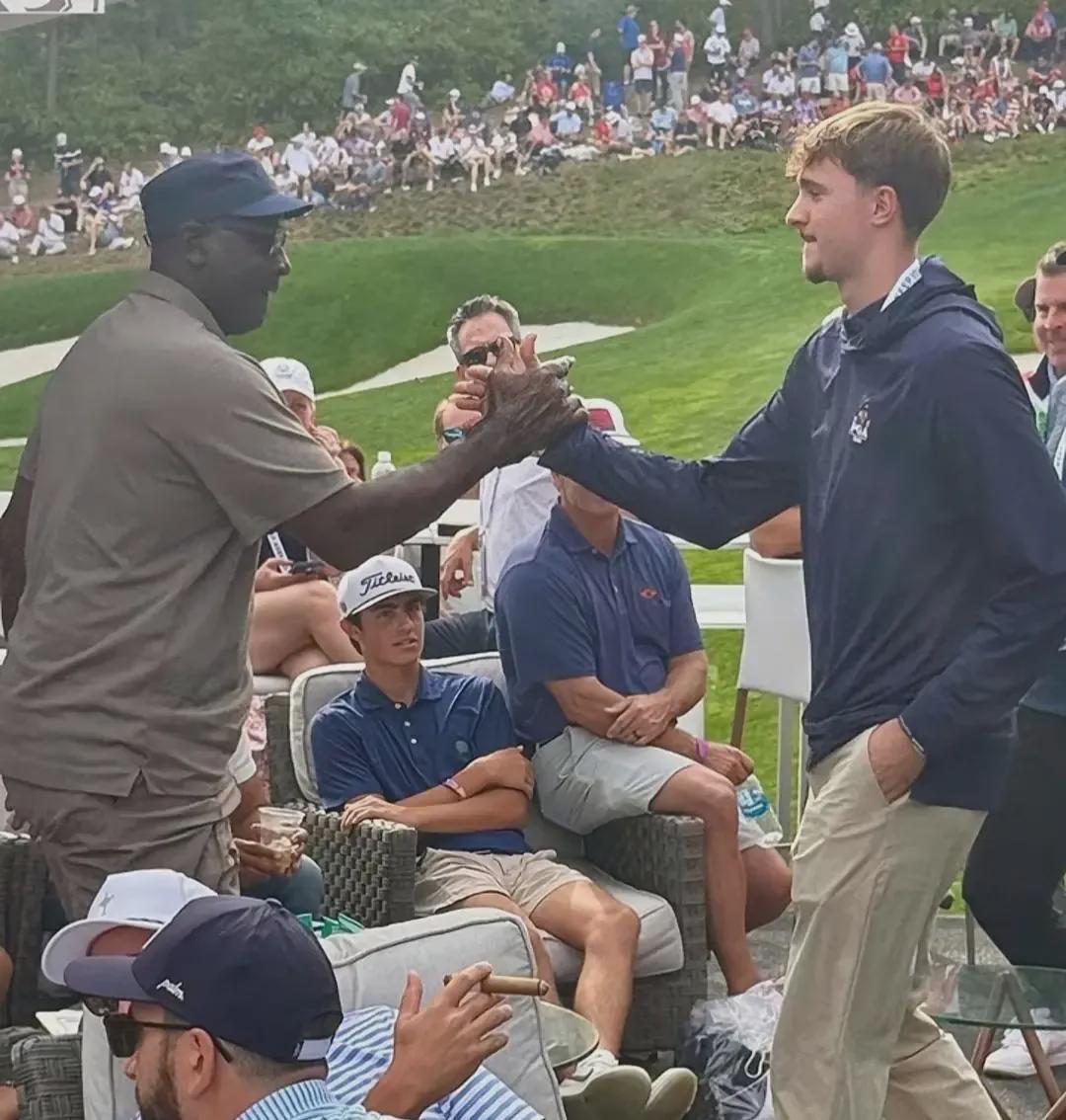 即时赔率-力压乔丹！51+45+25！NBA又一史诗级新秀